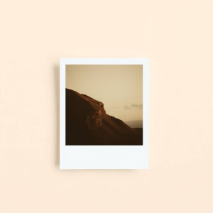 收聽Clovers的Polaroid歌詞歌曲