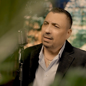 Listen to Of Viata Viata song with lyrics from Costel Ciofu