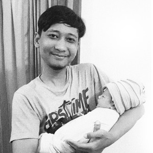 Dengarkan lagu Old & New nyanyian First Time dengan lirik