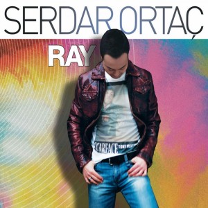 收聽Serdar Ortaç的Su Akar Yolu Bulur歌詞歌曲