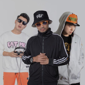 Dengarkan lagu ด่านลอย (Explicit) nyanyian CP Sming dengan lirik
