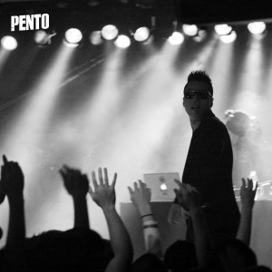 收聽Pento的Right There歌詞歌曲
