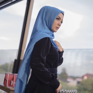 Listen to Saket Hate (Karaoke Version) song with lyrics from Nurul Munira