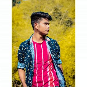 Dengarkan Epic Melodic Future Bass lagu dari D Vinit dengan lirik