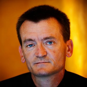 Feargal Sharkey ดาวน์โหลดและฟังเพลงฮิตจาก Feargal Sharkey