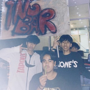 Dengarkan lagu มาส่งเธอได้เเค่นี้ (feat. FirsT & Lartè) (Explicit) nyanyian Navabxxm dengan lirik