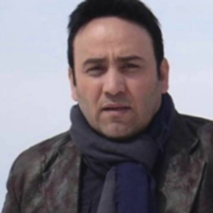 收聽مجد القاسم的بتخدع歌詞歌曲