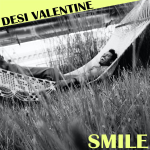 Smile dari Desi Valentine
