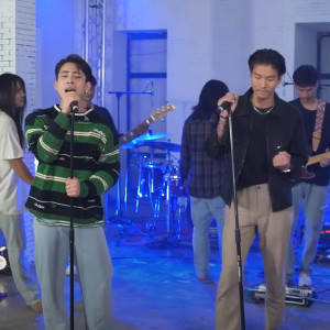 收听เบิ้ล ปทุมราช的จำปอกหัวใจ (Live Version)歌词歌曲
