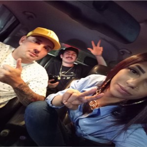 ดาวน์โหลดและฟังเพลง 2 Neguin พร้อมเนื้อเพลงจาก Mc Lk Jogador