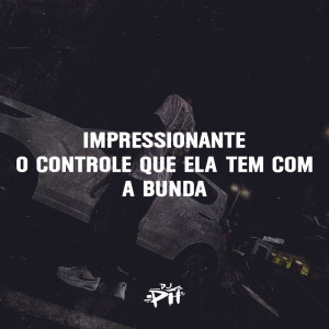 Dengarkan lagu Impressionante o Controle Que Ela Tem da Raba (Explicit) nyanyian DJ PH DE VILA VELHA dengan lirik