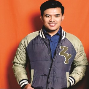 Dengarkan Bukan Untuk Ku lagu dari Farid dengan lirik