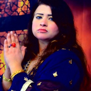 Listen to Tapay - Zraa Me Khugegi song with lyrics from Shabnam Naseem