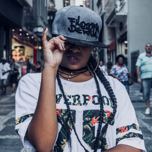 ดาวน์โหลดและฟังเพลง É o Hip Hop พร้อมเนื้อเพลงจาก Sharylaine