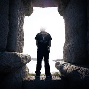 ดาวน์โหลดและฟังเพลง No Me Conformo พร้อมเนื้อเพลงจาก 6glck