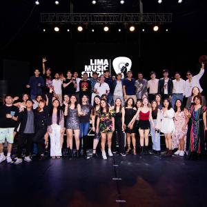 ดาวน์โหลดและฟังเพลง I See Red (feat. Xamira Herrera) พร้อมเนื้อเพลงจาก Lima Music Studio