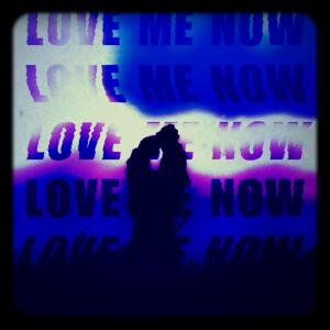 收聽Lulo的Love Me Now歌詞歌曲
