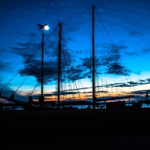 Listen to Night Stowaway song with lyrics from Tennyson Elbow 