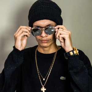 Dengarkan Familia Surgiu do Nada lagu dari Thobias Dj dengan lirik