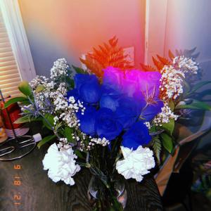 GuttaBoy Khida的專輯Lovers & Friends (feat. Rayeir, 969 Bkilla, Guttafats, Pros Ap & Fat Rackman) (Explicit)