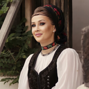Listen to Trece Badea Fluierand song with lyrics from Geanina Gavrilă