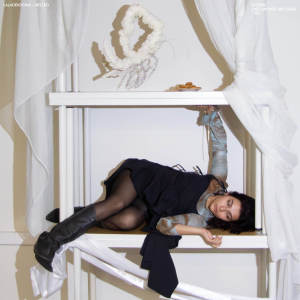 Listen to Melted song with lyrics from Laladevochka
