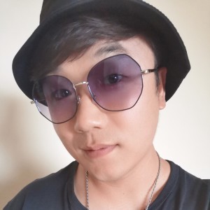 Listen to 曾经 (伴奏) song with lyrics from 陈宏伟