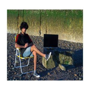 ดาวน์โหลดและฟังเพลง mil monstruos en mi cama พร้อมเนื้อเพลงจาก Gaby Caniza