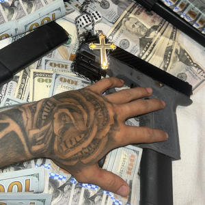 Mercipain的專輯MOST WANTED (Explicit)