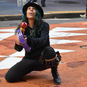 收聽RADICAL MEDICINE: DeCoy Gallerina的BREATHE OUR HEARTS歌詞歌曲