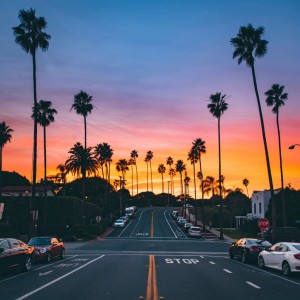 ดาวน์โหลดและฟังเพลง Tonight (Explicit) พร้อมเนื้อเพลงจาก Johnny CaGe