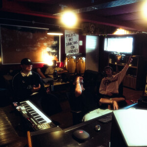 default playlist img