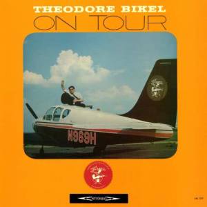 ดาวน์โหลดและฟังเพลง Polyushka พร้อมเนื้อเพลงจาก Theodore Bikel