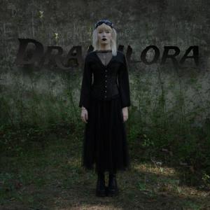 收聽Liláh的DRAKULORA (Explicit)歌詞歌曲