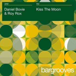 收聽Daniel Bovie的Kiss The Moon歌詞歌曲