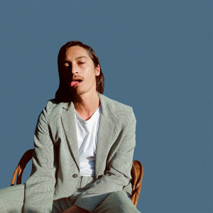 ดาวน์โหลดและฟังเพลง Troisième sous-sol พร้อมเนื้อเพลงจาก Nicolas Ly