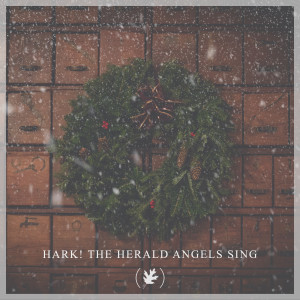 Dengarkan Hark! the Herald Angels Sing lagu dari (The Autumn) dengan lirik