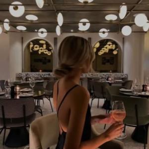 收聽NemesiZ的Shawty Gon Crazy (feat. YUNGTARR & Playboiantisocial)歌詞歌曲