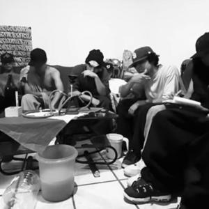 收聽Bajoperfil Crew的Cenicero (feat. Union fatal) (Explicit)歌詞歌曲