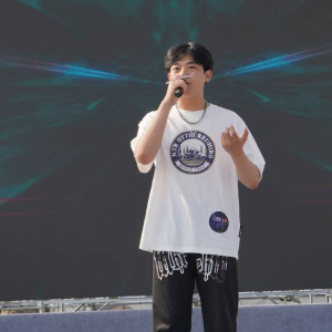 罗志豪 ดาวน์โหลดและฟังเพลงฮิตจาก 罗志豪