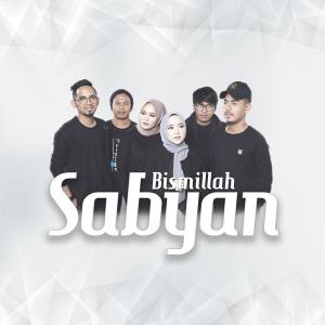 Listen to Idul Fitri song with lyrics from sabyan