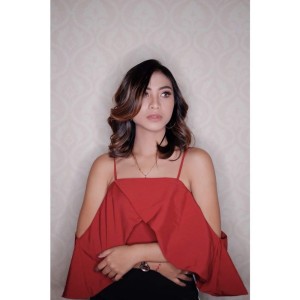 Listen to Kamu song with lyrics from Tika Pagraky
