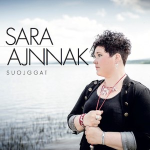 收聽Sara Ajnnak的Beäggan niejdgudtje歌詞歌曲