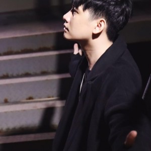 收聽謝忠良的夠鍾歌詞歌曲