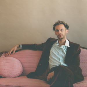 ดาวน์โหลดและฟังเพลง (it wouldn't be) christmas without you พร้อมเนื้อเพลงจาก Wrabel