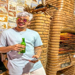 收聽PEDRIN MC的Maloqueiro Chique (Explicit)歌詞歌曲