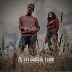Cavito Mendoza的專輯A Media Luz