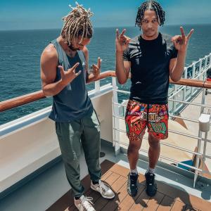 收聽Official King Sway的Half Way 2 Cabo (feat. Twenty Boy Cutta) (Explicit)歌詞歌曲