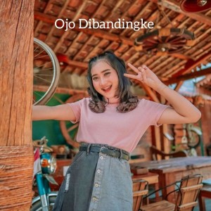 收听Yeni Inka的Ojo Dibandingke歌词歌曲