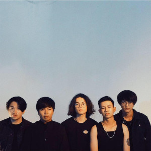 ดาวน์โหลดและฟังเพลง Nếu Ngày Mai Không Đến พร้อมเนื้อเพลงจาก Chillies